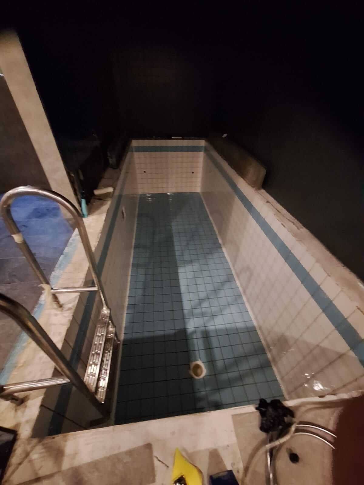 Uima-allas ennen pinnoitusta