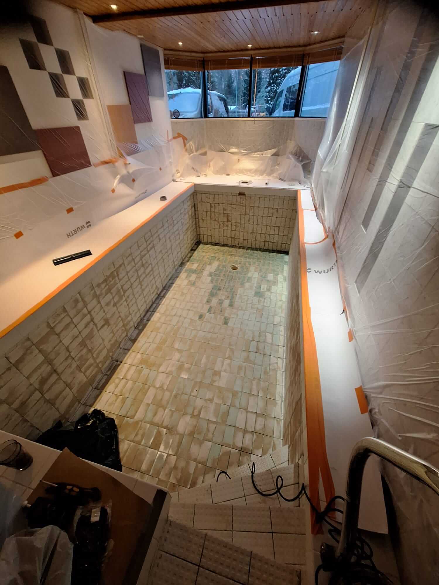 Uima-allas ennen pinnoitusta